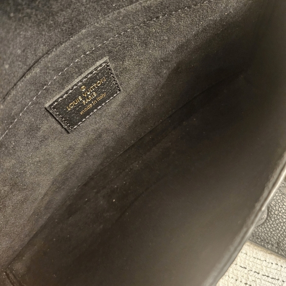 Louis Vuitton Monogram Empreinte Pochette Félicie – Black - Picture 5 of 6